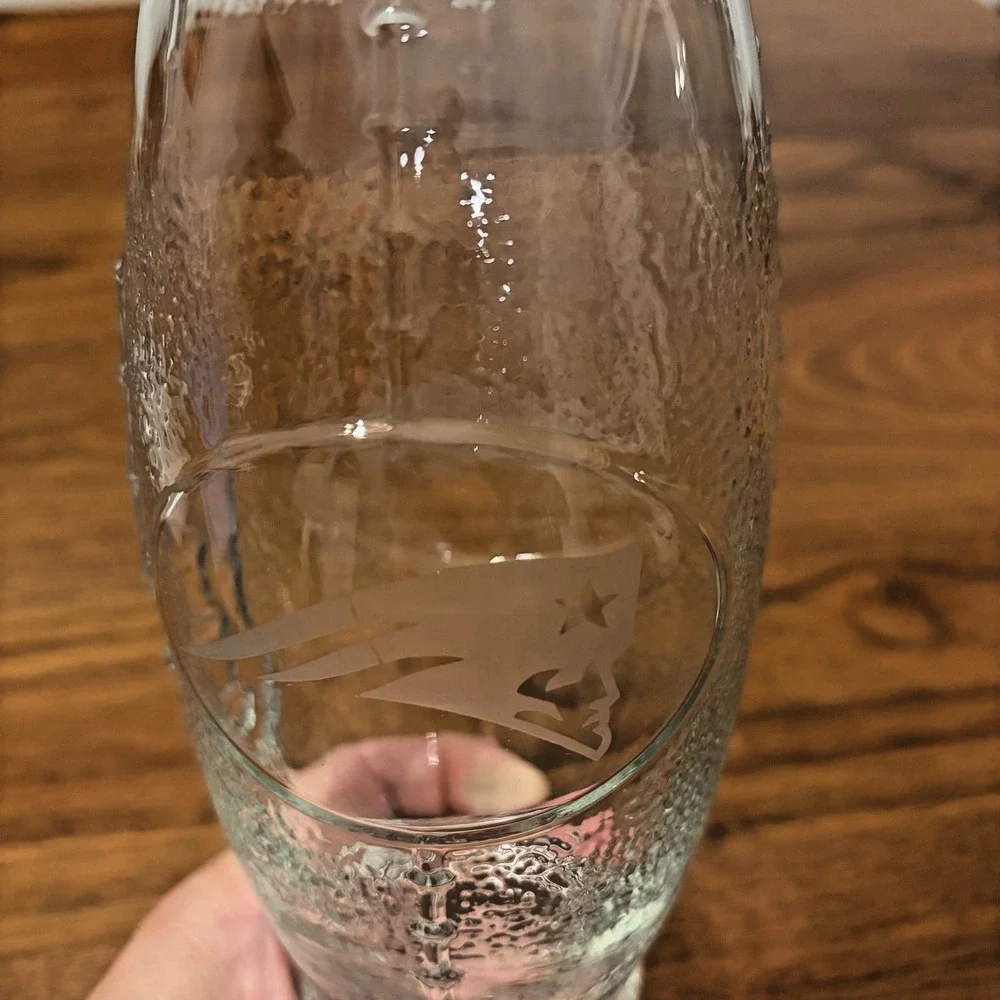 New England Patriots Football Shaped NFL Clear Beer Bar Glasses Libbey Set of 2